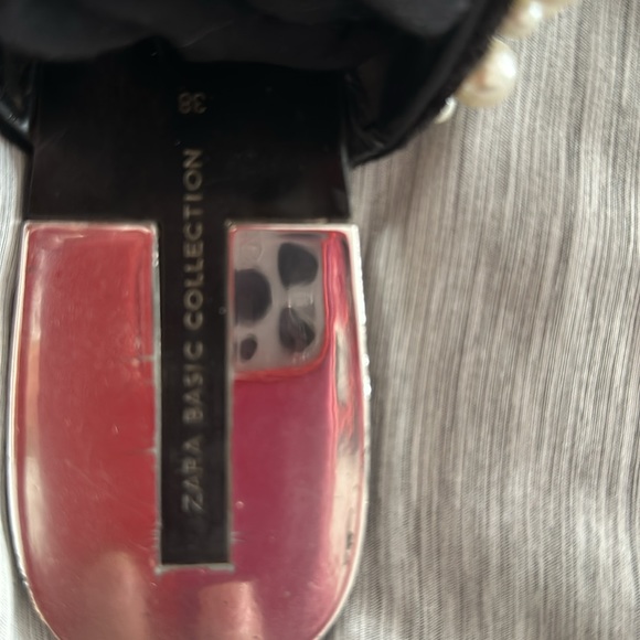 Sandals - Picture 2 of 4